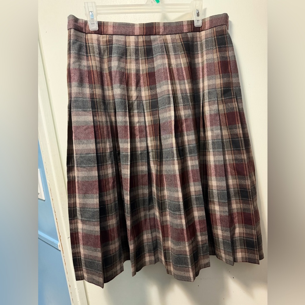 Chic Vintage Plaid Wool A-Line Skirt in Red and Gray Size 20 fits Size 14